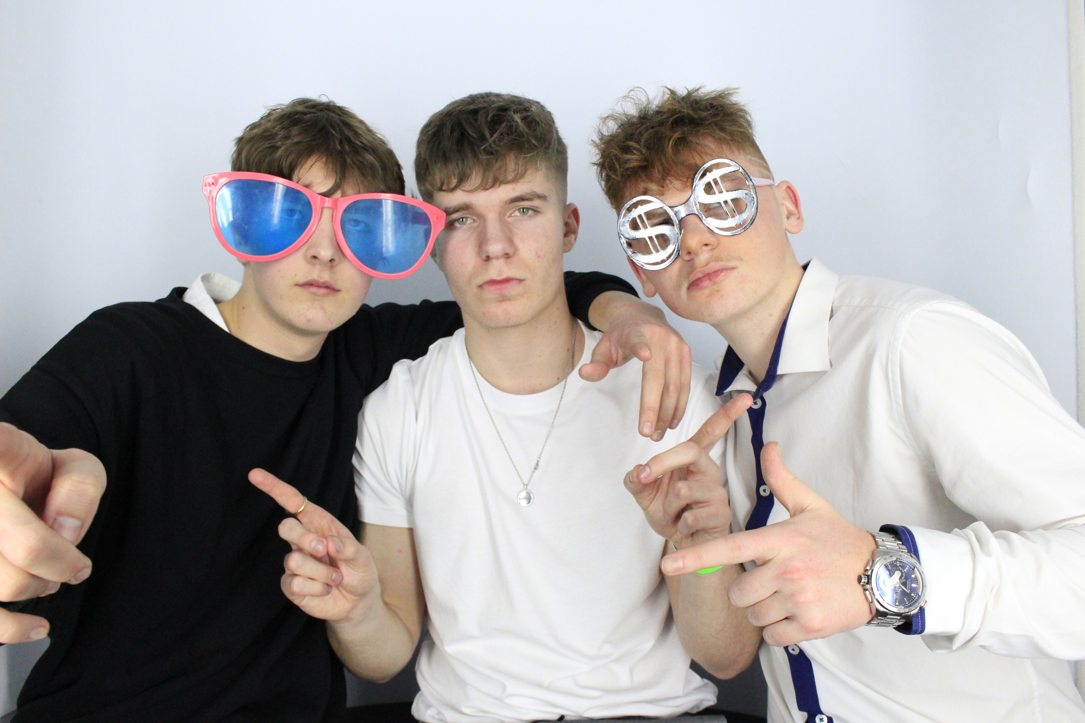 Issy & Alice's 18th Birthday Party | View more photos from the event at gallery.myphotoboothexperience.co.uk/u/MyPhotoBoothExperienceLtd/Issy-Alices-18th-Birthday-Party
